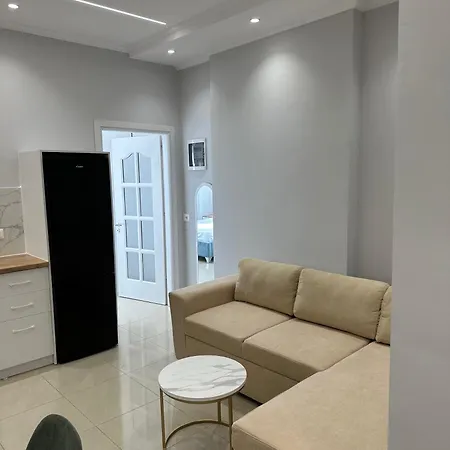 Apartament Elmazaj *